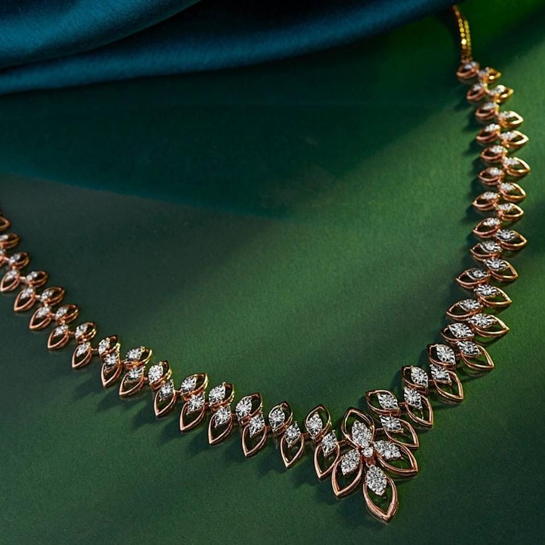 Womens Diamond Necklace 034